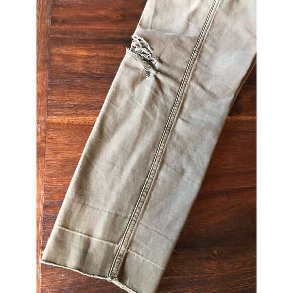 Abercrombie & Fitch olive green crop pant - Picture 2 of 7